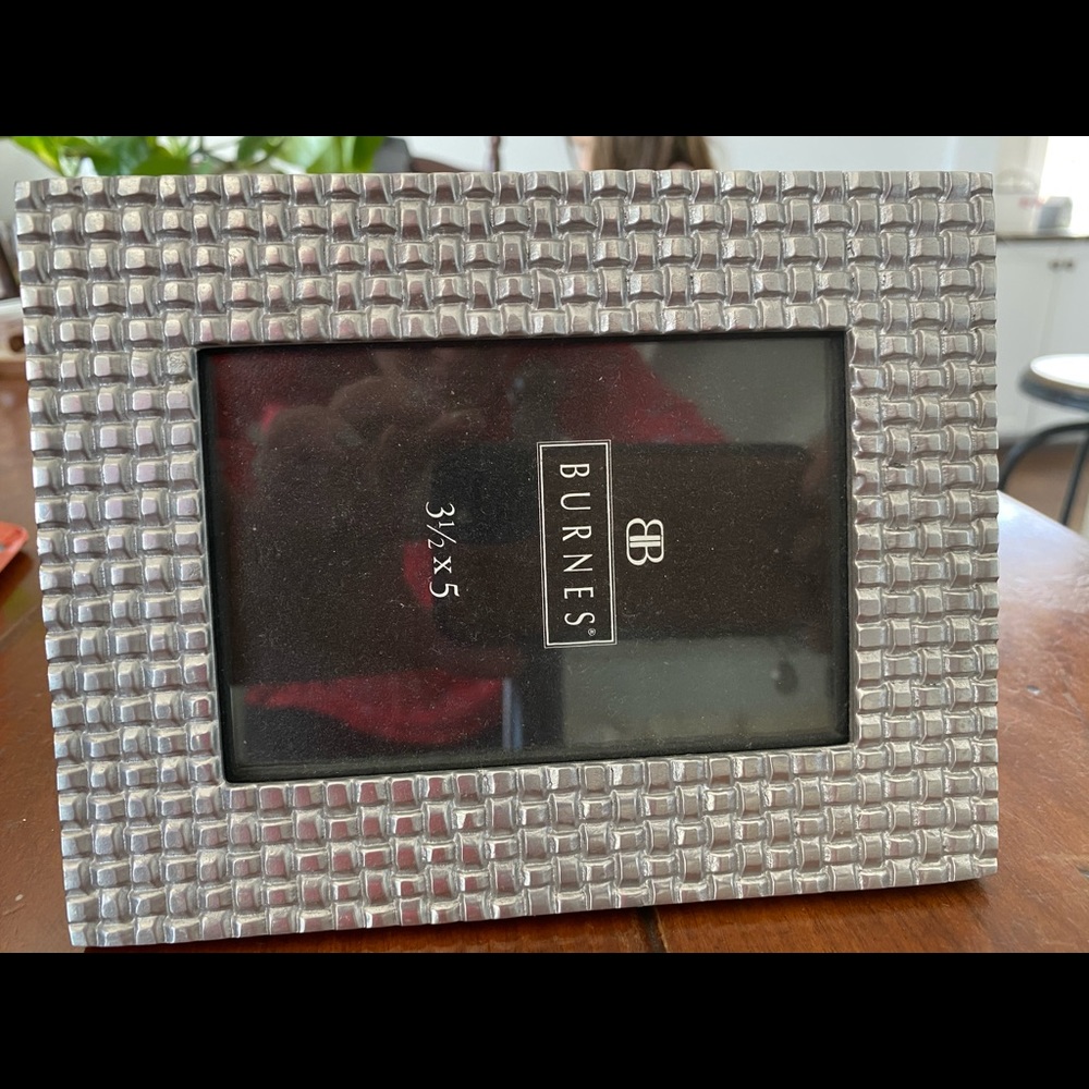 Metal woven frame